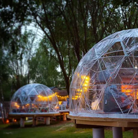 Prázdninový dům Jura Glamp Artystyczne Domki Z Kopulami Igloo Wola Kalinowska